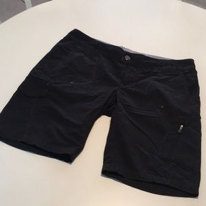 COLUMBIA TITANIUM Ladies Cargo Shorts Sz 6
